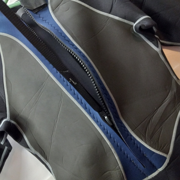 Ron Jon Surf Shop Youth's Wetsuit 16 Black Shorty Titanium 2.2 Stretch Swimming - Picture 4 of 16